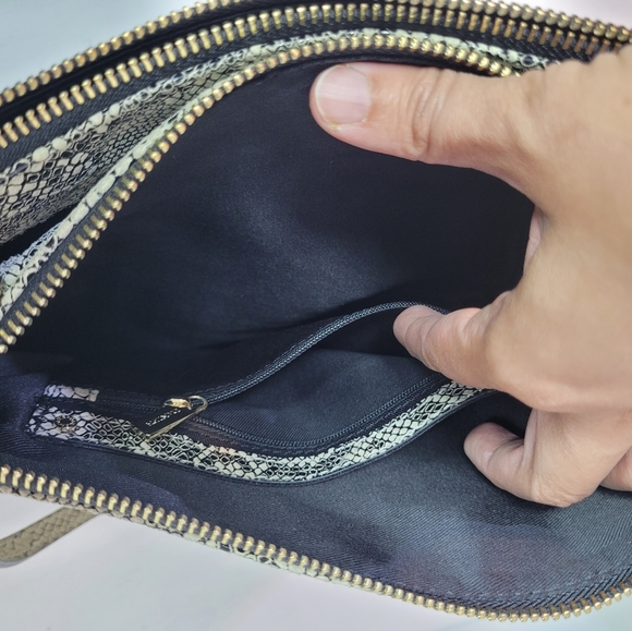 Danier Leather snake print multi compartment shoulder bag - Picture 6 of 10